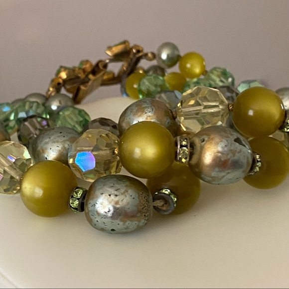 Bracelet & Necklace Set. Vintage Multi Strand Green Acrylic AB & Moonglow Beads. - Picture 9 of 15